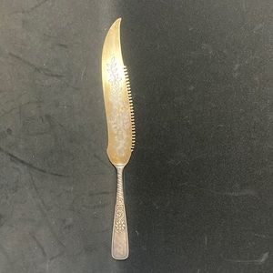 Vintage Assyrian by 1847 Rogers, Silverplate Cake Knife